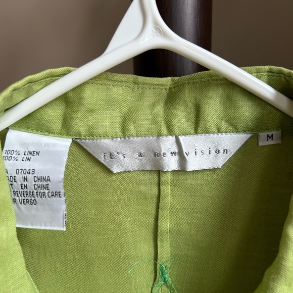 Ladies linen blouse - Picture 2 of 5